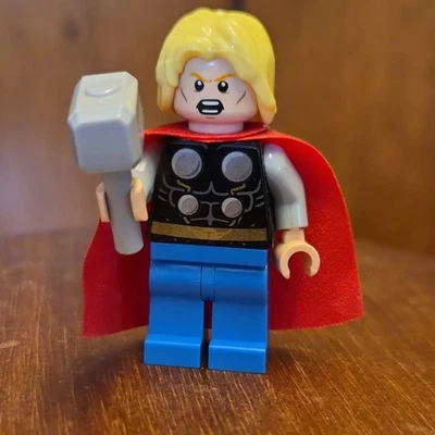 LEGO 76018 - Superhéroes - Thor - Mini Figura / Mini Figura Foto 1 de 4