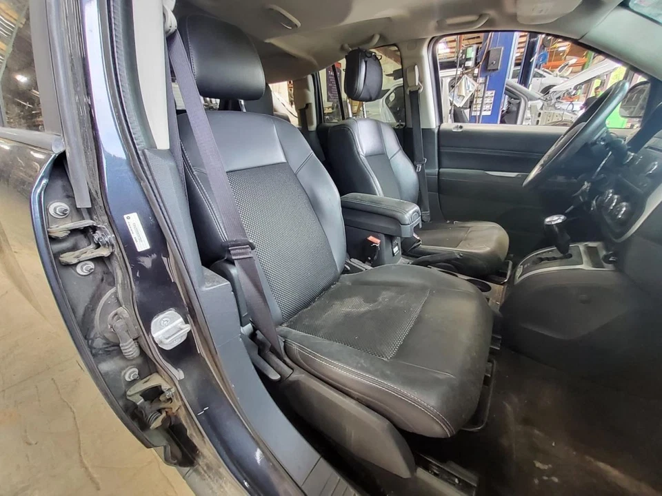 Passenger Front Seat Bucket Manual With  Fits 09-14 COMPASS 432234 Foto 1 de 1