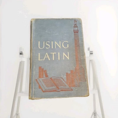 Using Latin – Book Two 1955 Vintage Language Class School Textbook Foto 1 de 4