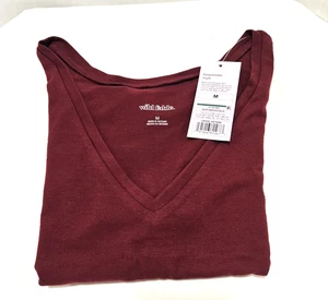NWT Wild Fable M Crop Tee Berry Maroon V Neck Short Sleeve Stretch Light Weight - Picture 1 of 6