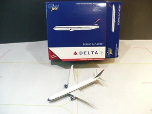 Gemini Jets 1:400 Delta Boeing 767-400 GJDAL2151 N826MH - Picture 1 of 3