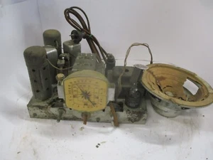 Vintage Monarch Tube Radio Chassis Only .. UNTESTED AS IS - Picture 1 of 9