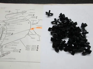 Rover P6 Series 2 Side Moulding Clips - Set of 50 - Picture 1 of 1
