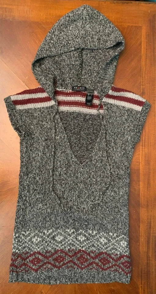 Suéter con capucha manga gorra Axcess para mujer - talla pequeña, gris blanco y rojo Foto 1 de 4