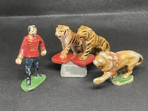 Circus Performing lion and tigers with trainer By Wendal (Yellow 309) Wend-Al - Picture 1 of 12