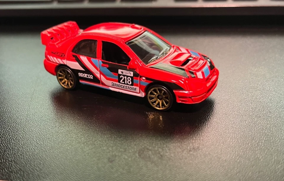 Hot Wheels -2025, Subaru Impreza, rojo, paquete de 8 exclusivo, suelto Foto 1 de 1
