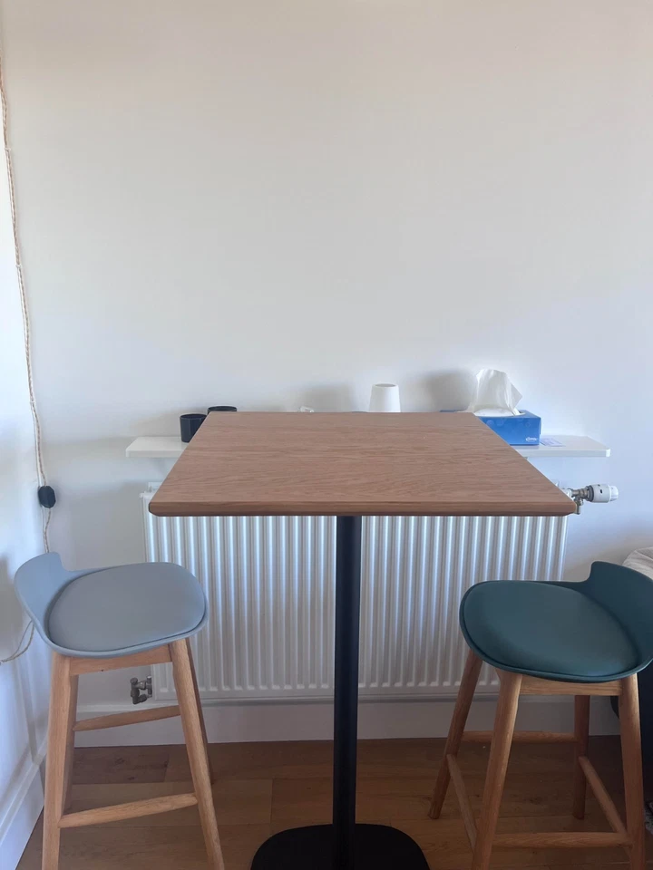 Bistro table with 2 stools - Image 1 of 1