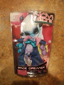 NOVI STARS Alien Fashion SPACE DREAMER Outfit pack Brand New - Picture 1 of 4