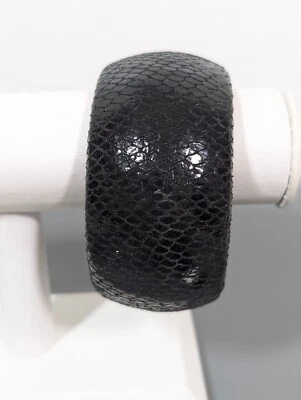 Brazalete grueso ancho textura piel de serpiente imitación cuero negro tribal 8,5 pulgadas Foto 1 de 4