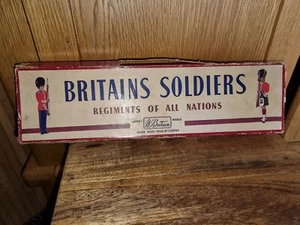 Vintage W. Britain No.77 The Gordon Highlanders with Piper Painted Metal Soldier - Picture 1 of 5