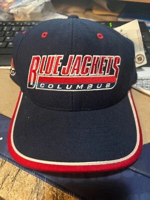 CHAQUETAS COLÓN AZUL------SOMBRERO AJUSTABLE Foto 1 de 3