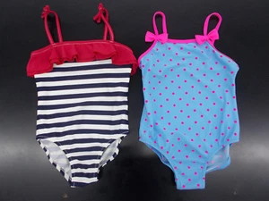 Traje de baño para bebés y niñas Oshkosh azul con lunares rosadas 1 pieza tallas 9M 18M y 5 - Imagen 1 de 3
