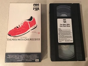 The Man with One Red Shoe (VHS, 1986, CBS Fox) Tom Hanks, Lori Singer - Picture 1 of 3