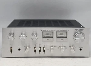Sanyo DCA 611 amplificatore integrato vintage Note - Foto 1 di 10