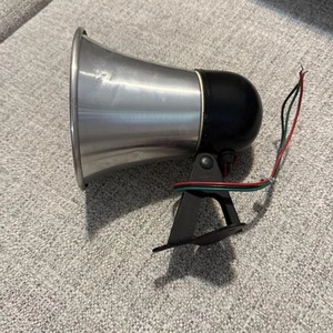 VINTAGE Radio Shack DUAL SOUND SIREN CAT NO. 49-488c  12 Volt - WORKS! - Picture 1 of 3