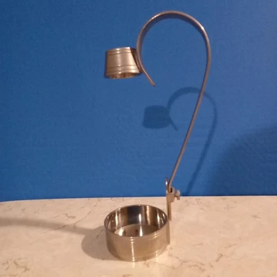 Soporte para botellas de vino MCM 750 ml servidor metal plateado ajustable vistas globales India Foto 1 de 4