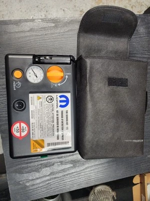 Mopar factory air pump brand new with carry case charger challenger dodge scat - Imagem 1 de 3