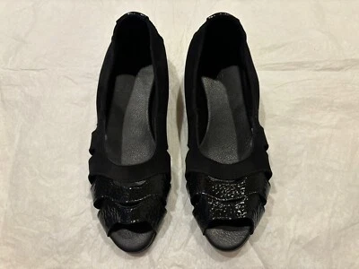 Auténtico Arche Ninova gamuza y charol recorte plano negro talla 37 o 7 $345 nuevo con caja Foto 1 de 4