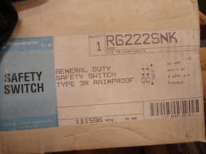 INTERRUPTOR DE SEGURIDAD DE SERVICIO GENERAL EATON POWER MASTER RG222SNK 60A 240V 3R IMPERMEABLE - Imagen 1 de 5