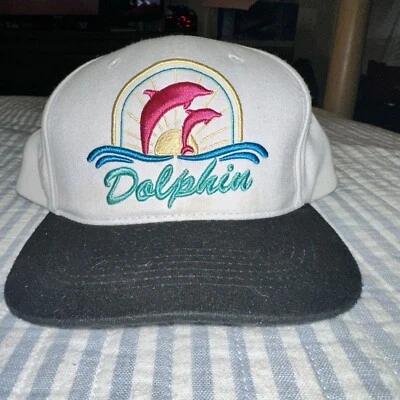 Chapéu Snapback Golfinho Rosa Logotipo Original - Imagem 1 de 4