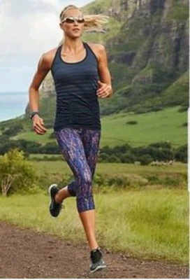 Nuevo con etiquetas Camiseta sin mangas Athleta Fastest Track degradada a rayas azul marino para mujer talla L Foto 1 de 4