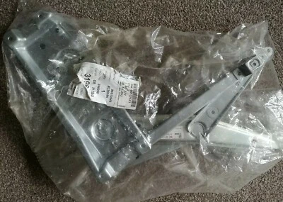 GENUINE VAUXHALL VECTRA B FRONT LEFT WINDOW REGULATOR MECHANISM  - Image 1 of 2