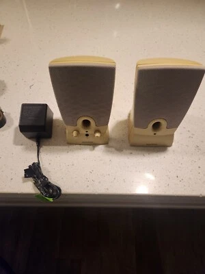 Harman Kardon 02320V Multimedia Computer Speaker System 2 Speakers - Image 1 of 4