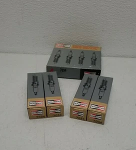 Champion 7034 Double Platinum Spark Plugs – Set of 4 – Gap .040" - Picture 1 of 5