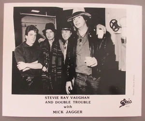 Stevie Ray Vaughan & Double Troub mit Mick Jagger schwarz-weiß 8 x 10 Werbefoto - Bild 1 von 1