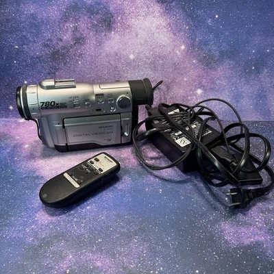 Sharp VL-WD250U MiniDV Digital Viewcam Video Camera Camcorder - TESTED WORKING - Image 1 of 4