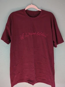 Camiseta Residencia Oficial Weekends With Adele “I Drink Wine”. Unisex Grande RARO - Imagen 1 de 4