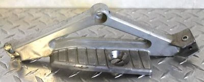 1985 HONDA NIGHTHAWK 650 LEFT FOOT REST PEG STEP BRACKET 50621-ME5-000 - Image 1 of 4