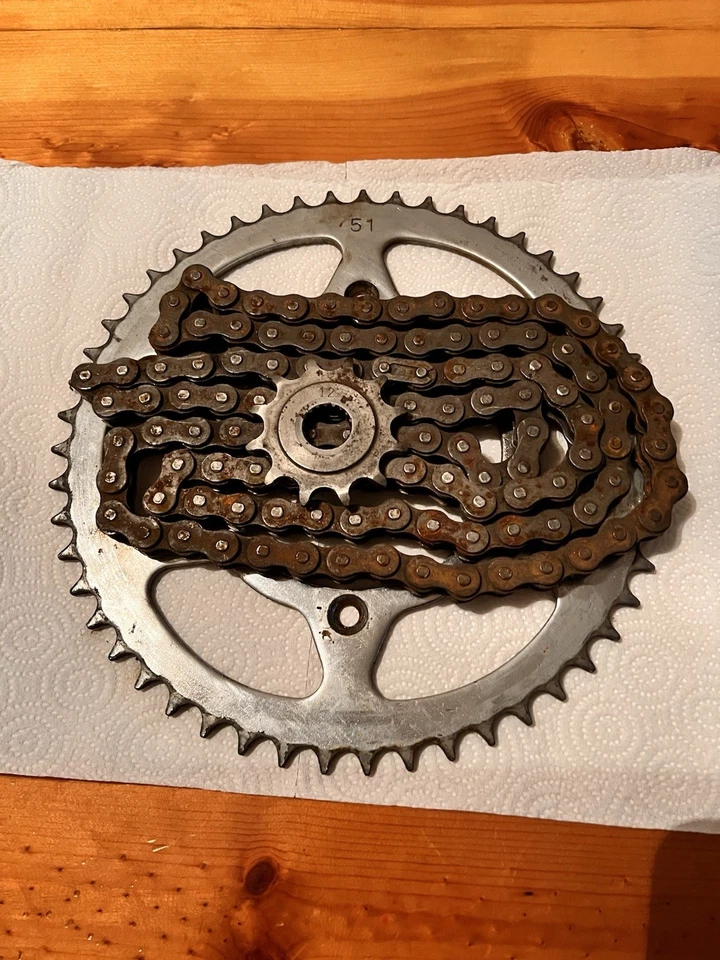 Suzuki Rm125 1986 cadena y piñones 12 dientes y 51 dientes Foto 1 de 1