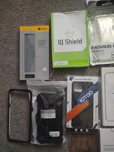 Phone Case Lot Plus Screen Protectors - Zdjęcie 1 z 3