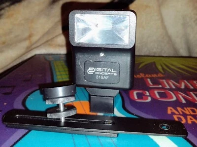 Digital Concepts Digital Slave Flash 319AF With Bracket Arm. - Image 1 of 4