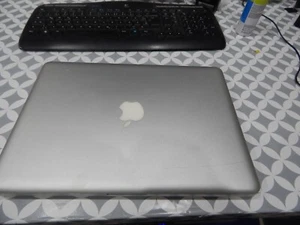 Apple MacBook Pro 13,3 Zoll A1278 (120GB SSD, Intel Core 2 Duo 2.4 GHz, 4GB RAM) - Bild 1 von 5