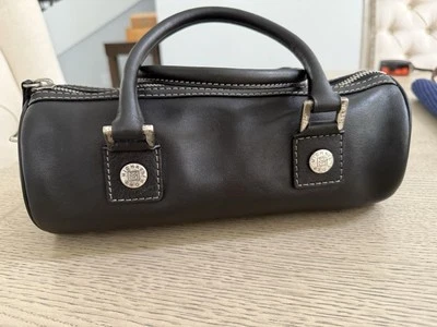Bolso de hombro pequeño Michael Kors Barrell de cuero negro Foto 1 de 4