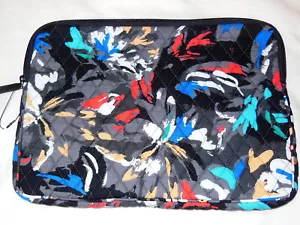NUEVO CON ETIQUETAS FUNDA TABLETA Vera Bradley 13" en SPLASH FLORAL 15859-J17 PRECIO DE VENTA SUGERIDO POR EL FABRICANTE $38 - Imagen 1 de 5