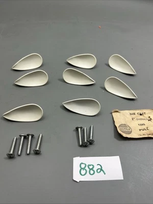 8 puxadores de gaveta de mérito alças brancas Die Cast Leaf pedal lágrima branco nos vintage - Imagem 1 de 4