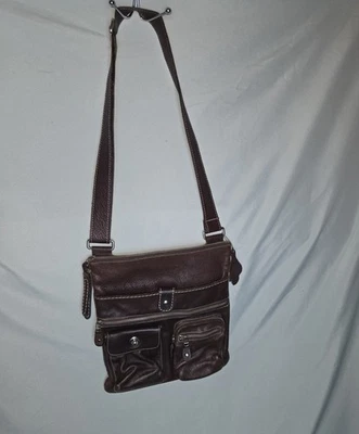 Roots Genuine Brown Leather Crossbody Bag Purse Canada Zipper - Image 1 of 4