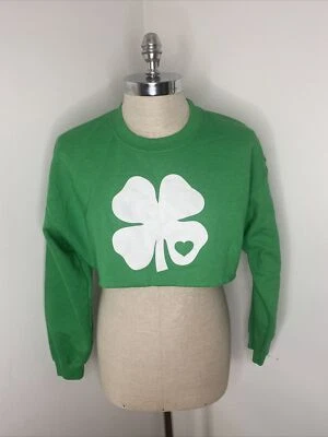 St Paticks Day Cropped Sweatshirt Green Clover Heart Crew Neck Sz L Irish Gildan - Image 1 of 4