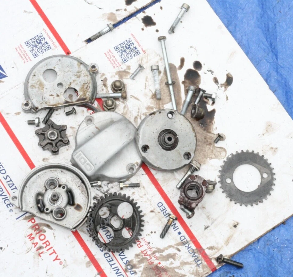 Honda XL185S 1983 cubierta de puntos OEM con varios... Foto 1 de 1