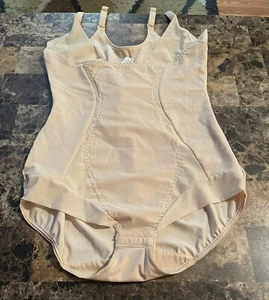 VINTAGE MAIDENFORM BODY SHAPER ! MEDIUM. BEIGE - Picture 1 of 7