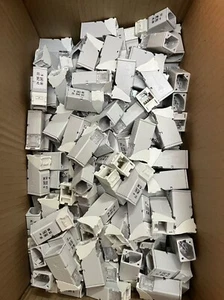 100x SIEMON Z6-S02B ZMAX CAT 6 HYBRID white RJ45 CONNECTOR OUTLET NEW - Afbeelding 1 van 3