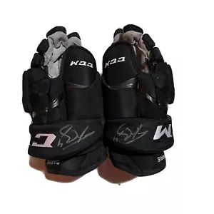 Game Used 2018-19 Colorado Avalanche Signed Tyson Barrie Gloves Black CCM HG12 - Bild 1 von 3