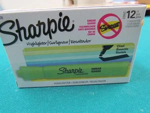 Sharpie Green Highlighters 12 Count Fluorescent Chisel Tip Markers Set NEW - Picture 1 of 3