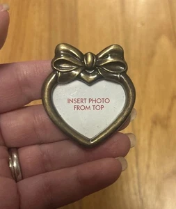 Hallmark Valentine's Day Heart Bow Love Photo Frame Lapel Brooch Pin Pinback - Picture 1 of 2