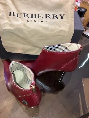 BOTAS AL TOBILLO BURBERRY CUERO 39.5 $595 NUEVAS Foto 1 de 4
