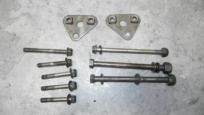 Suzuki TS250 TS 250 1978 Savage montaje en motor soportes y pernos de suspensión Foto 1 de 4