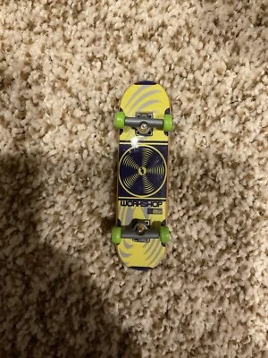 Tech Deck Mini Skateboard Alien Workshop Miniature Fingerboard 4 in - Image 1 of 2